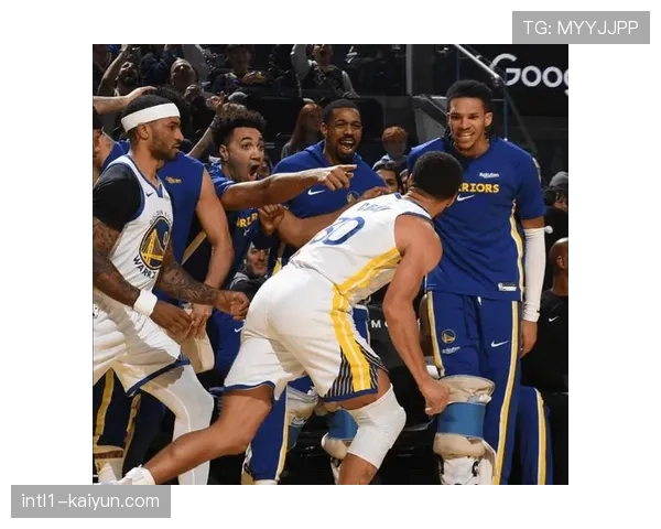 老鹰2-3联防限制勇士外线 末节窒息防守锁定胜局